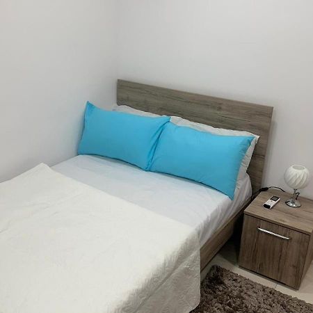 Your Elegant Home Away From Home Shared Apartment Only With Host Żebbuġ エクステリア 写真